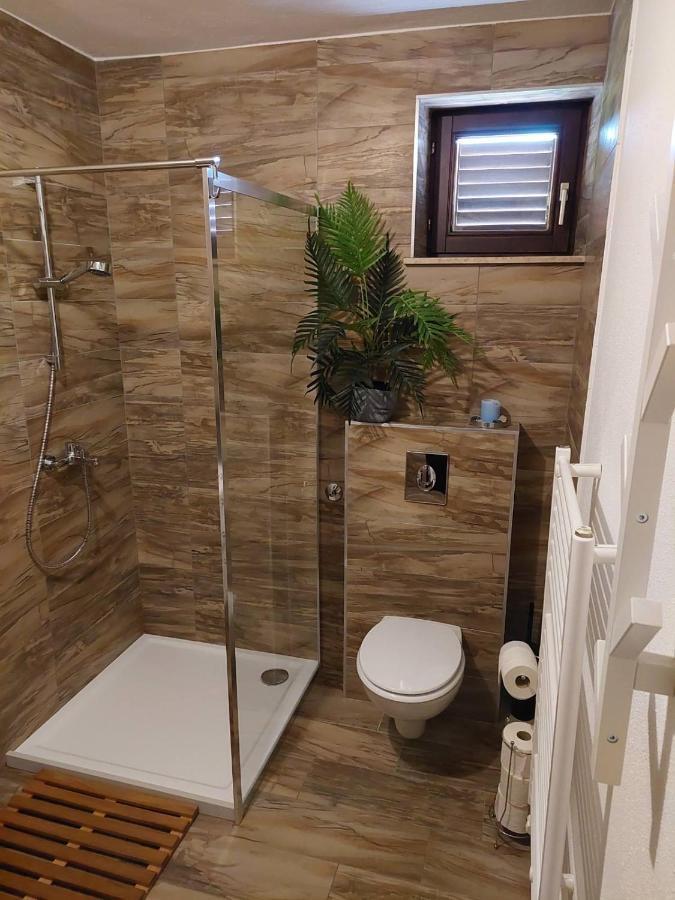 Апартаменты Apartman Hana Дрежник Град Экстерьер фото