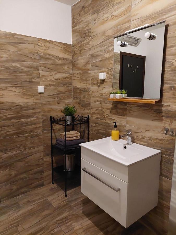 Апартаменты Apartman Hana Дрежник Град Экстерьер фото