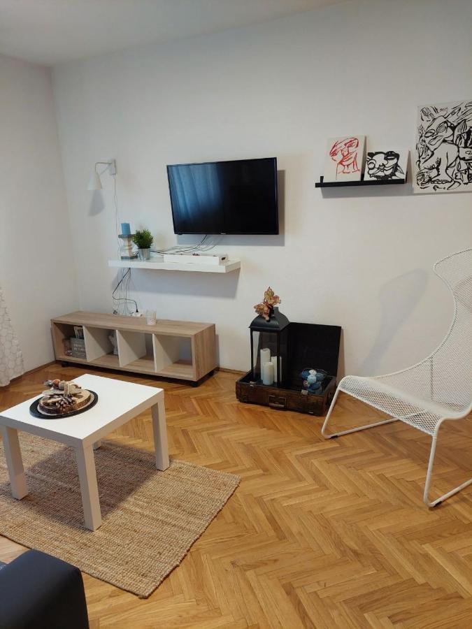 Апартаменты Apartman Hana Дрежник Град Экстерьер фото